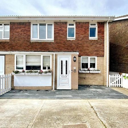 1Min Walk To Beach- Happy Waves- Family Home Camber Exterior photo