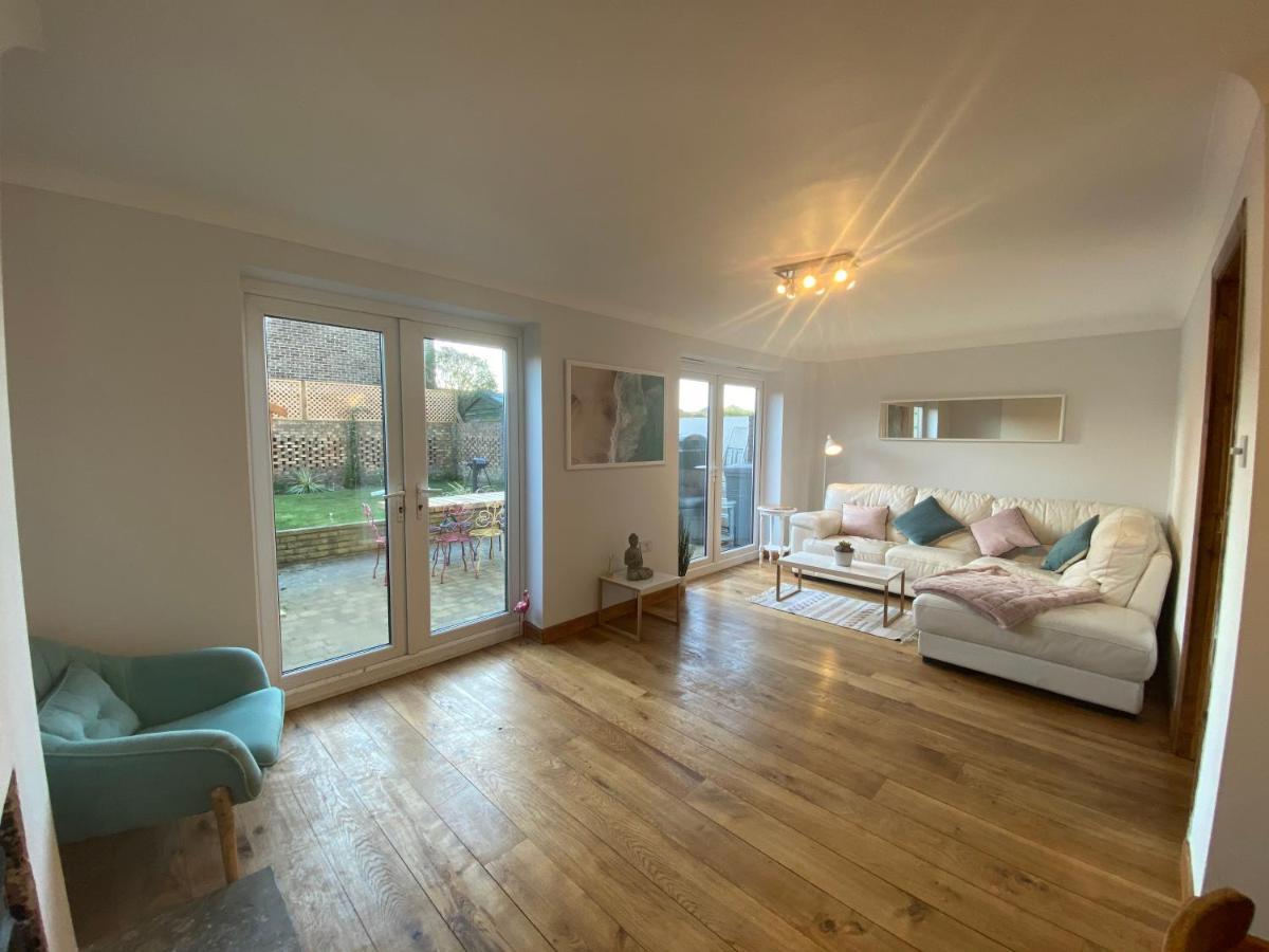 1Min Walk To Beach- Happy Waves- Family Home Camber Exterior photo
