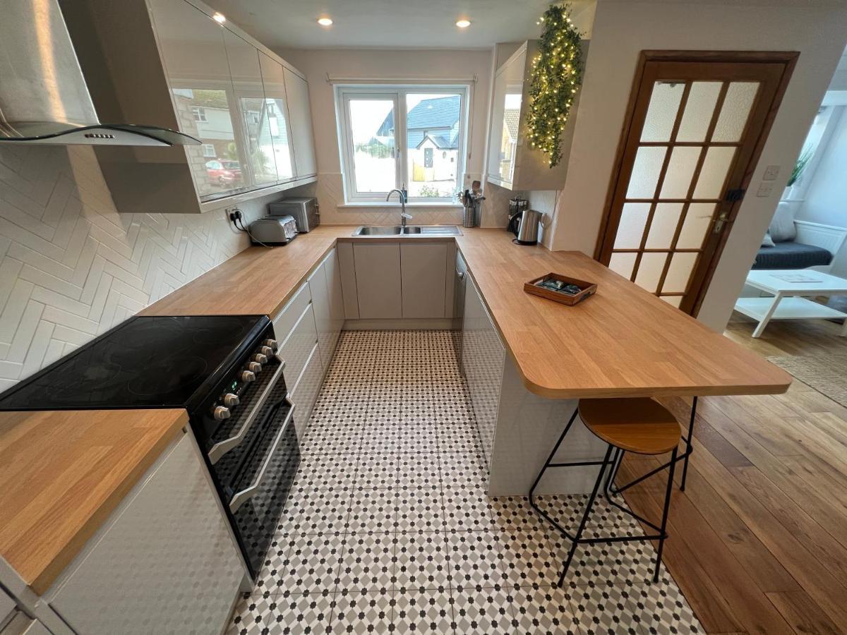 1Min Walk To Beach- Happy Waves- Family Home Camber Exterior photo