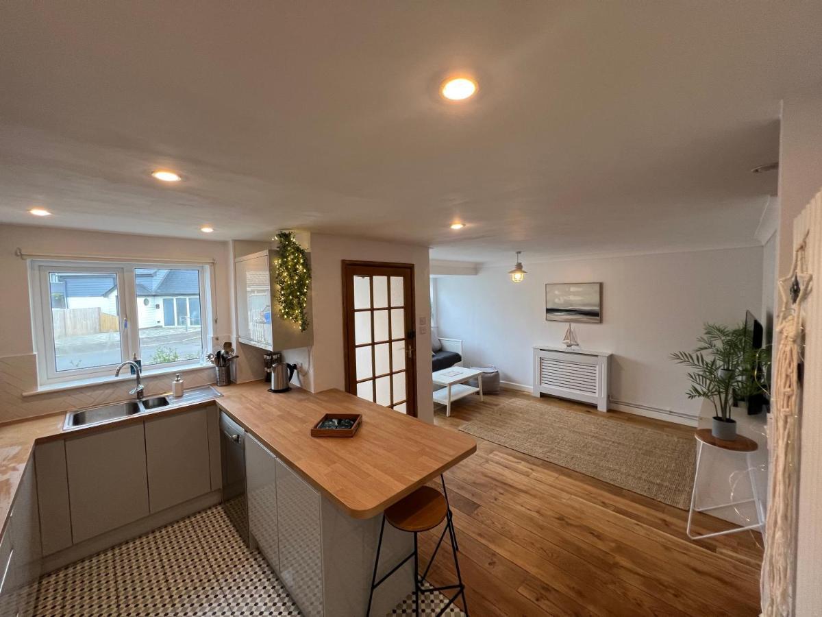1Min Walk To Beach- Happy Waves- Family Home Camber Exterior photo